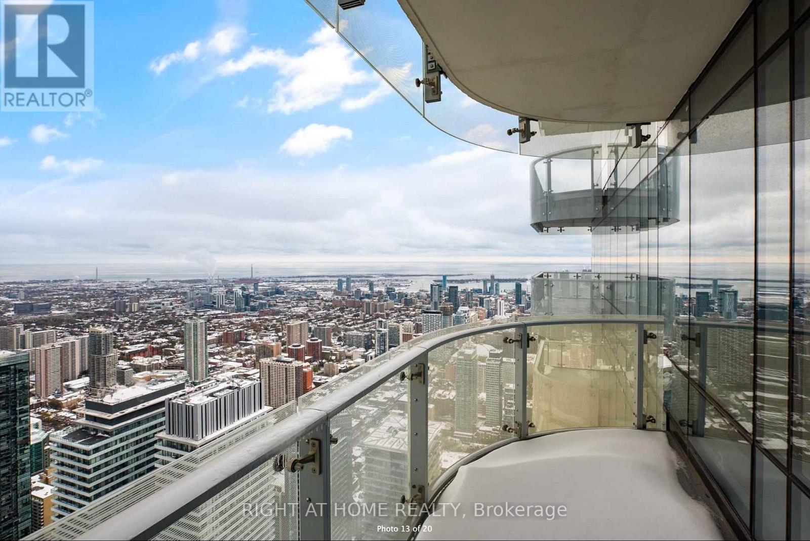 7401 - 1 Bloor Street E, Toronto, Ontario  M4W 1A9 - Photo 18 - C13050284