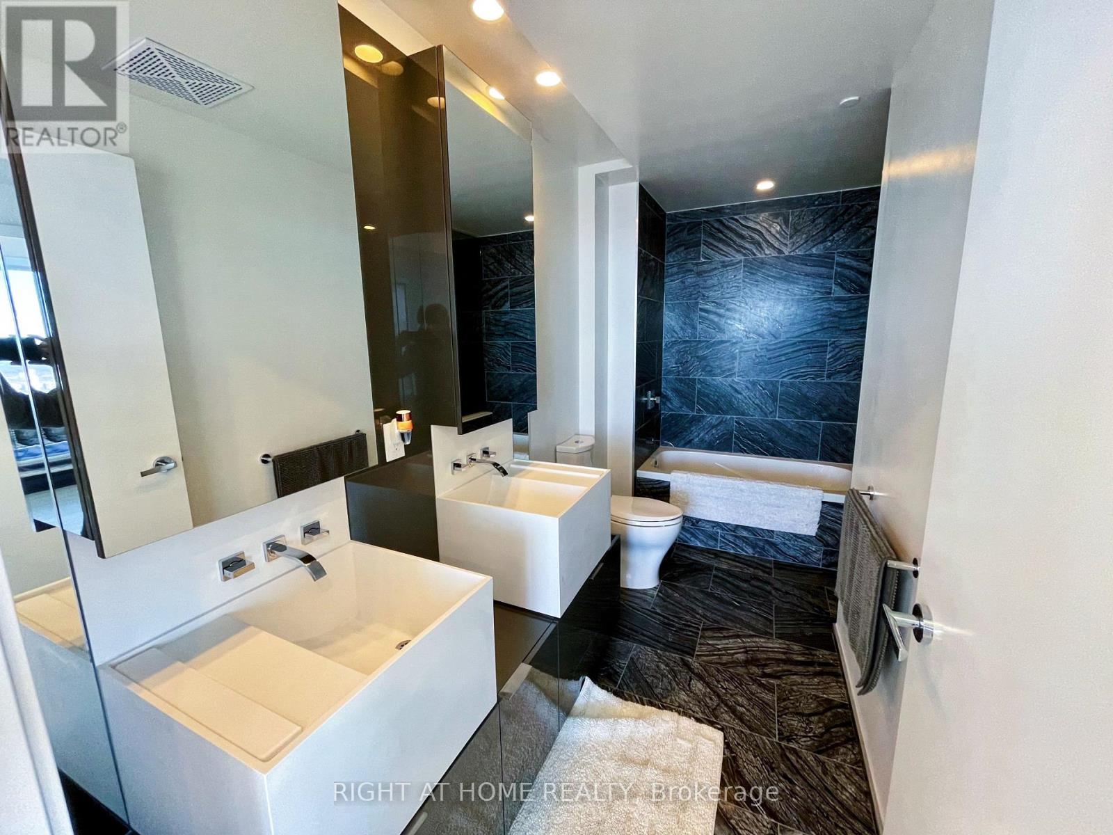 7401 - 1 Bloor Street E, Toronto, Ontario  M4W 1A9 - Photo 8 - C13050284