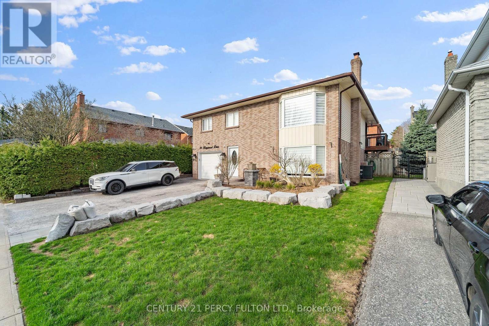 34 Kingswood Drive, Clarington, Ontario  L1E 1G2 - Photo 2 - E13050278