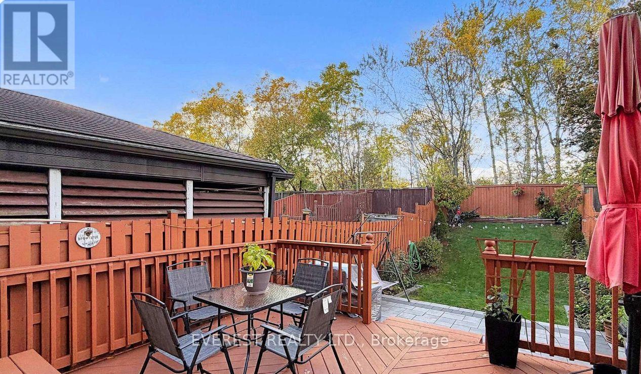 126 Conn Smythe Drive, Toronto (Scarborough Village), Ontario  M1J 3P5 - Photo 3 - E13050292