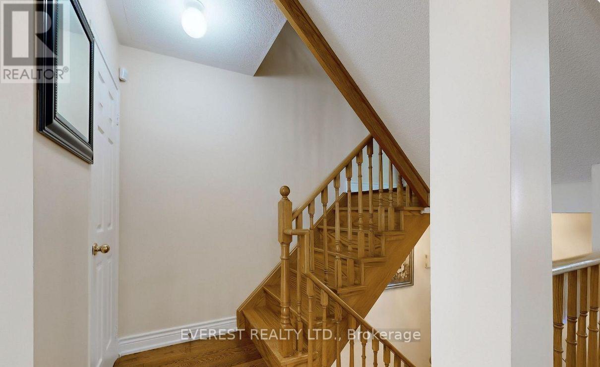 126 Conn Smythe Drive, Toronto (Scarborough Village), Ontario  M1J 3P5 - Photo 7 - E13050292