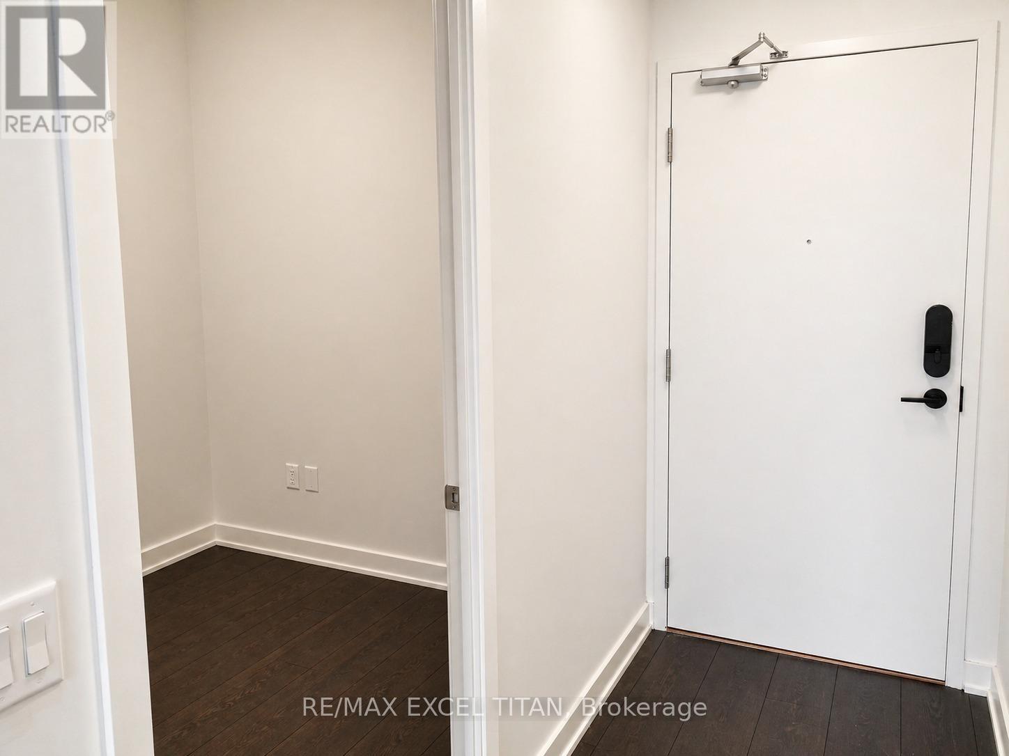 #2011 - 105 Oneida Crescent, Richmond Hill, Ontario  L4B 0H6 - Photo 4 - N13049840