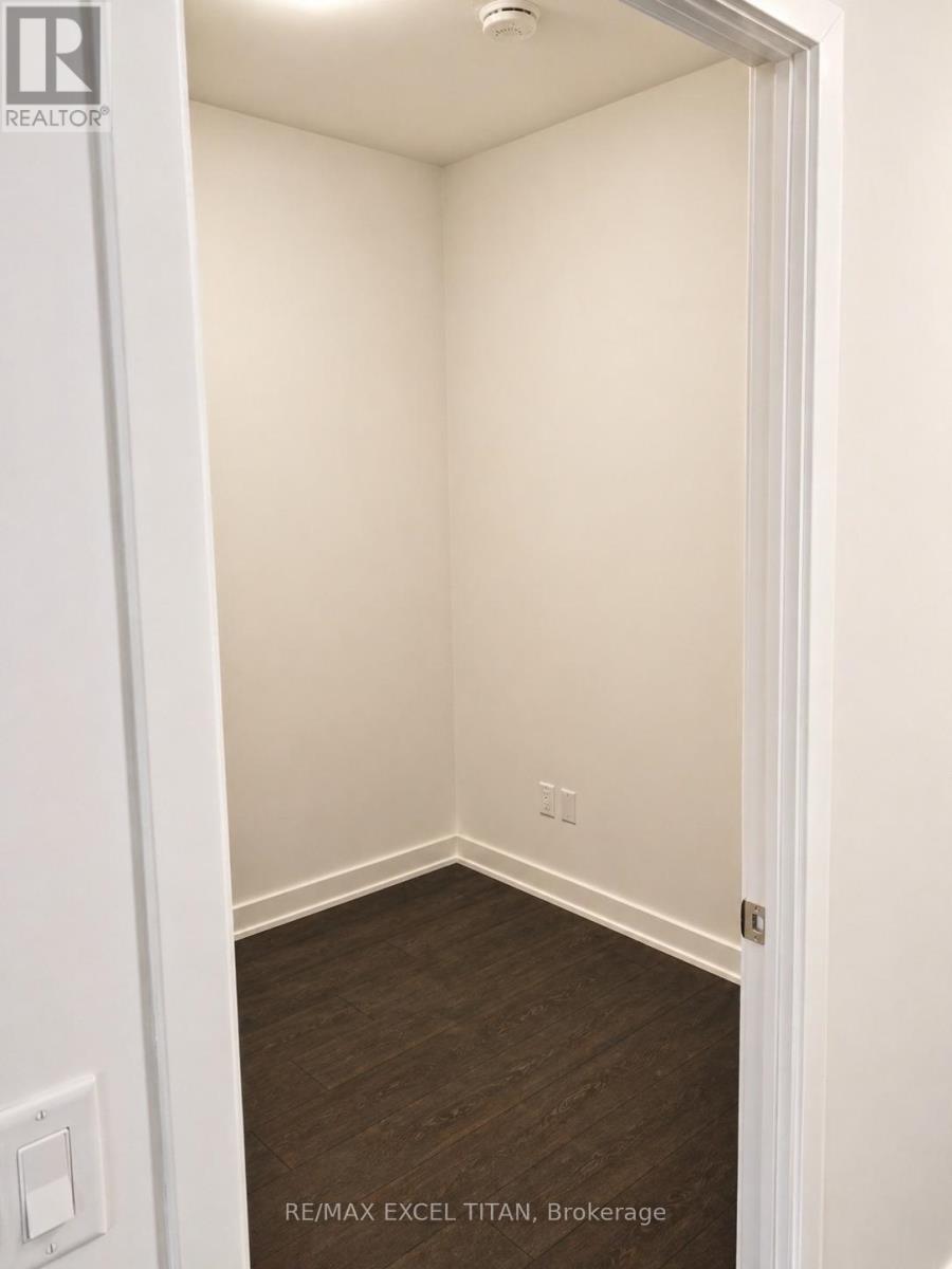 #2011 - 105 Oneida Crescent, Richmond Hill, Ontario  L4B 0H6 - Photo 5 - N13049840