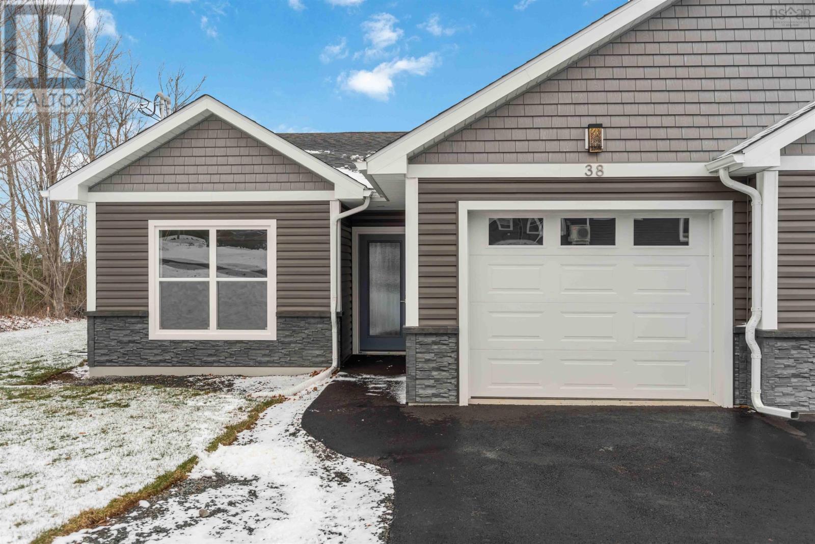 38 Pemberton Avenue, Garlands Crossing, Nova Scotia  B0N 2T0 - Photo 2 - 202600459