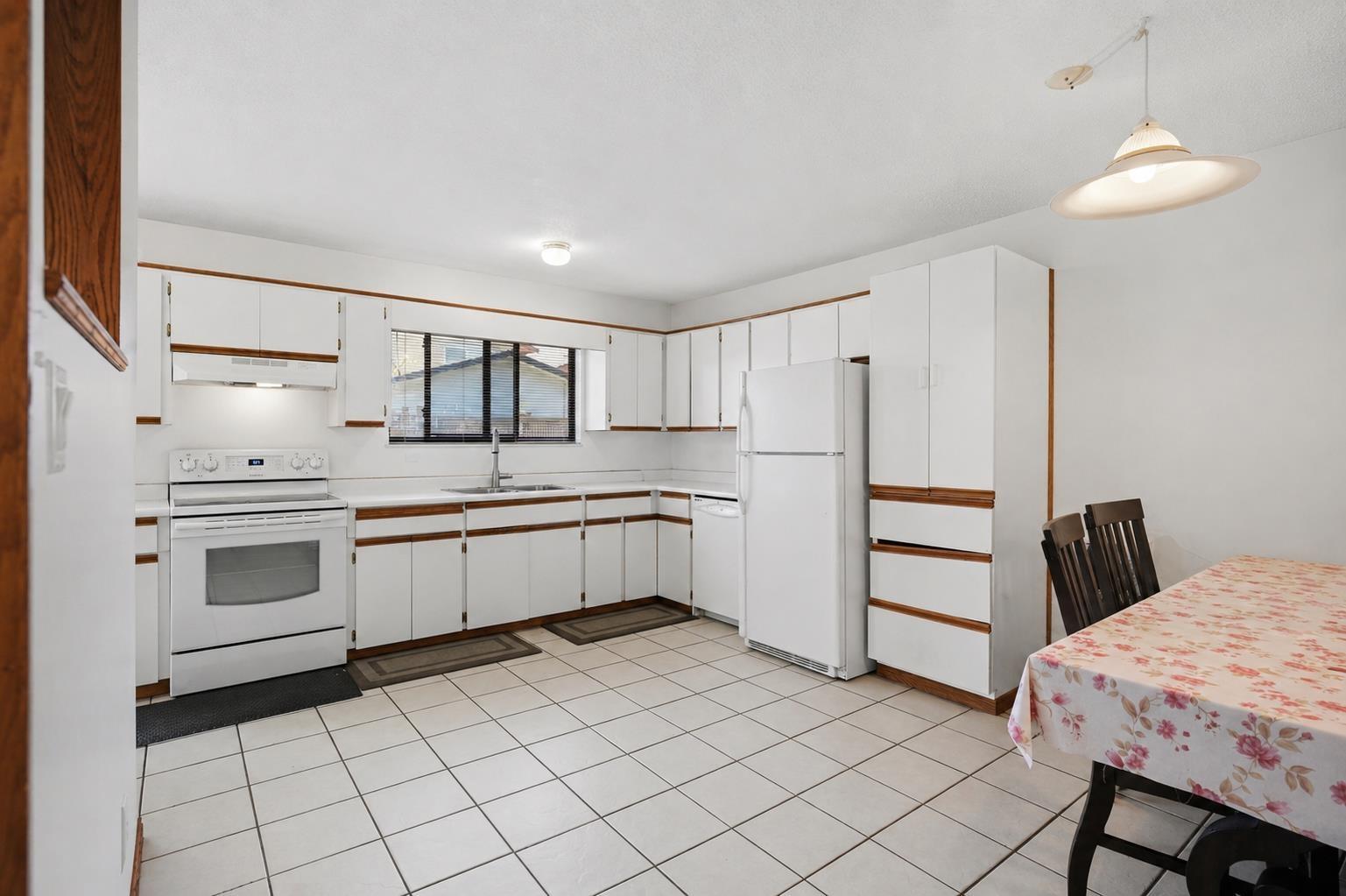 13242 67 Avenue, Surrey, British Columbia  V3W 7J2 - Photo 6 - R3112839