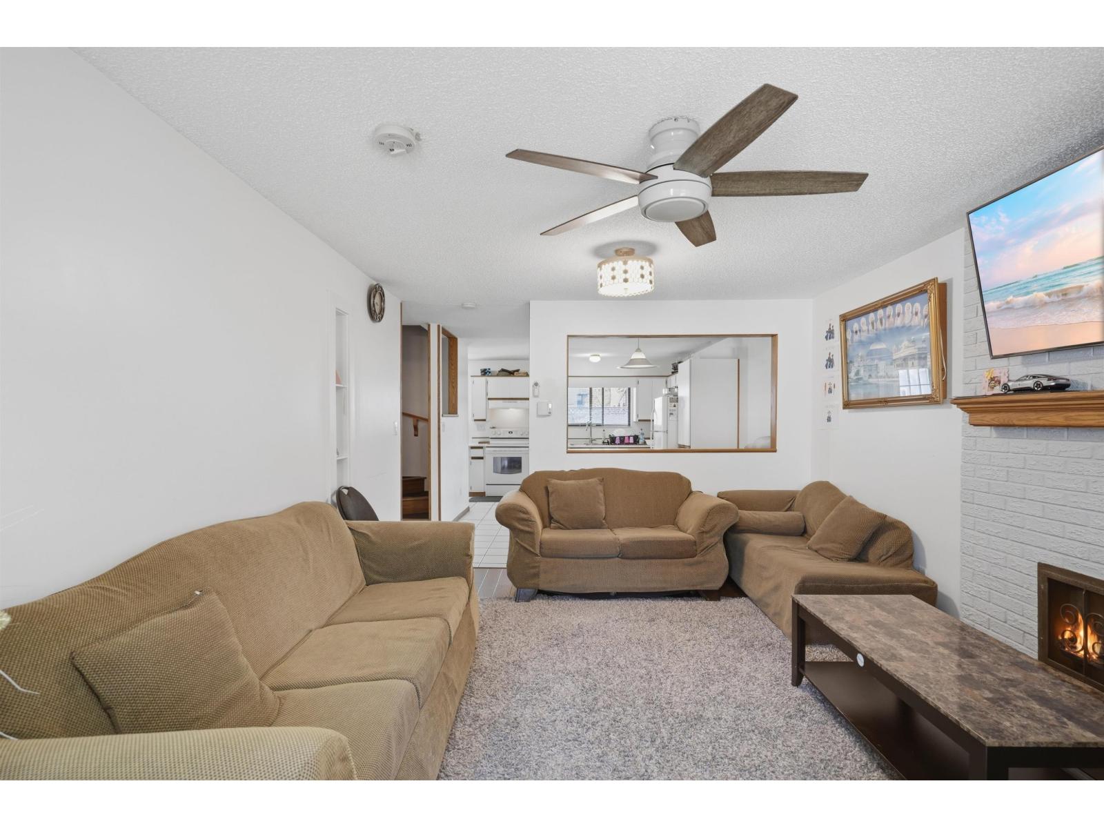 13242 67 Avenue, Surrey, British Columbia  V3W 7J2 - Photo 3 - R3112839