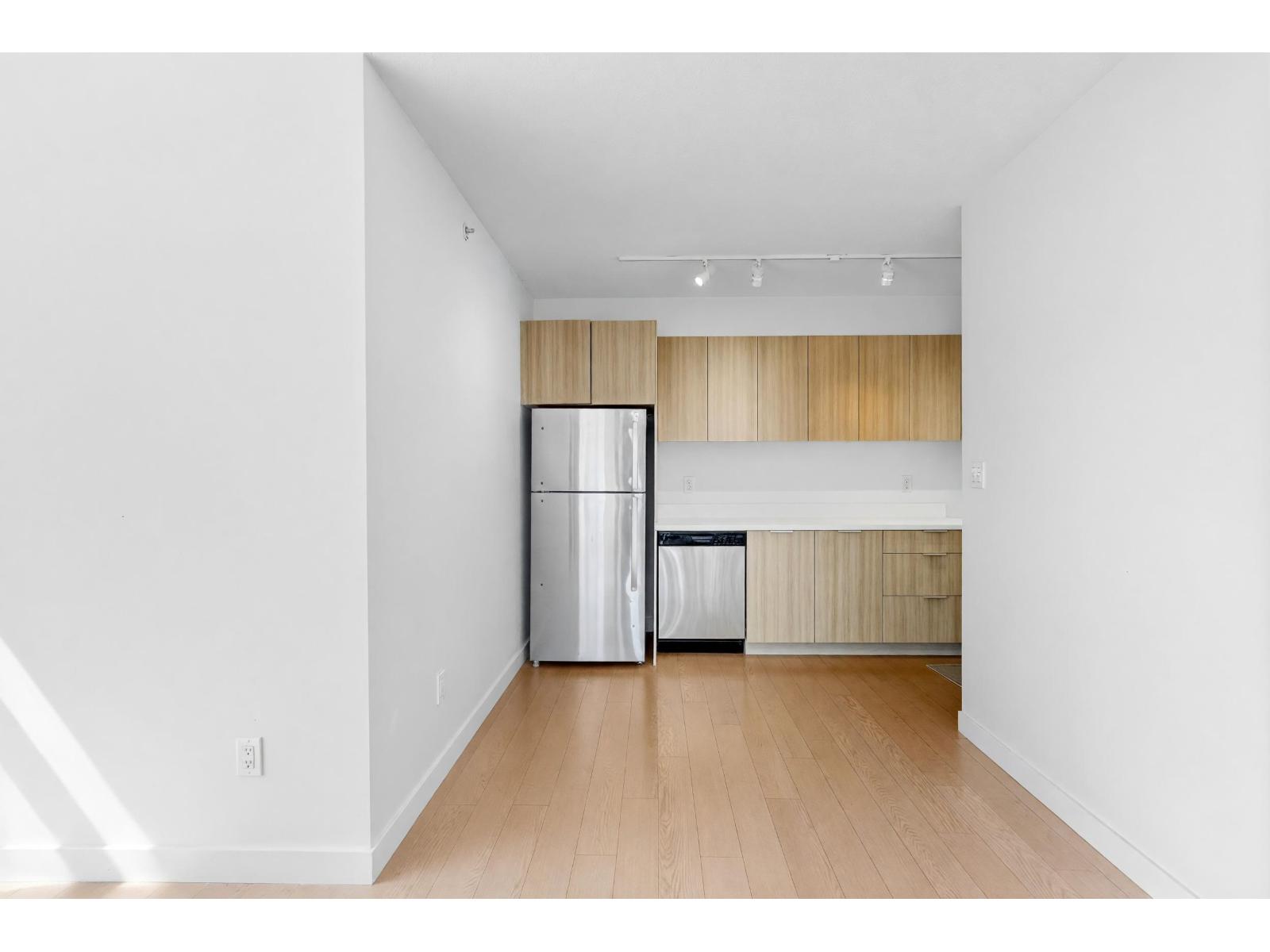 2709 13308 Central Avenue, Surrey, British Columbia  V3T 0M4 - Photo 11 - R3114910