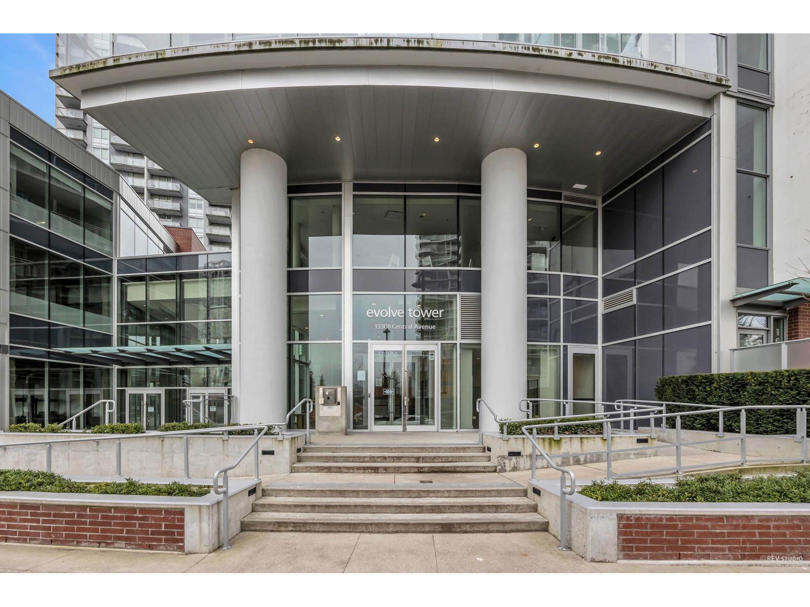 2709 13308 Central Avenue, Surrey, British Columbia  V3T 0M4 - Photo 2 - R3114910