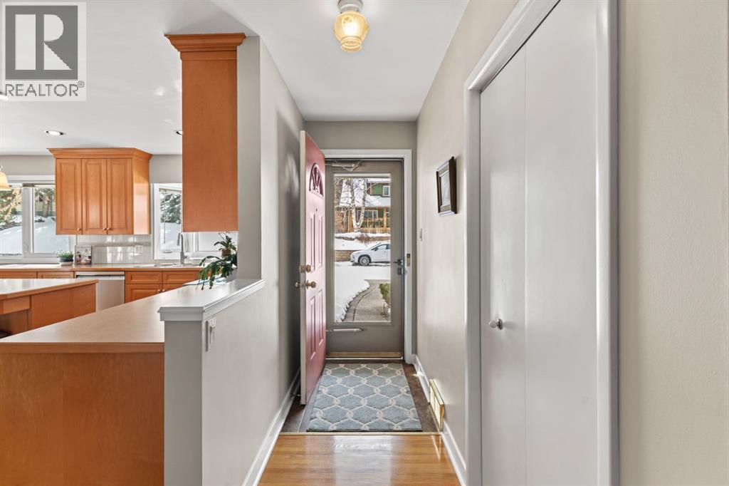 1334 Hamilton Street NW, Calgary, Alberta  T2N 3W6 - Photo 5 - A2300363