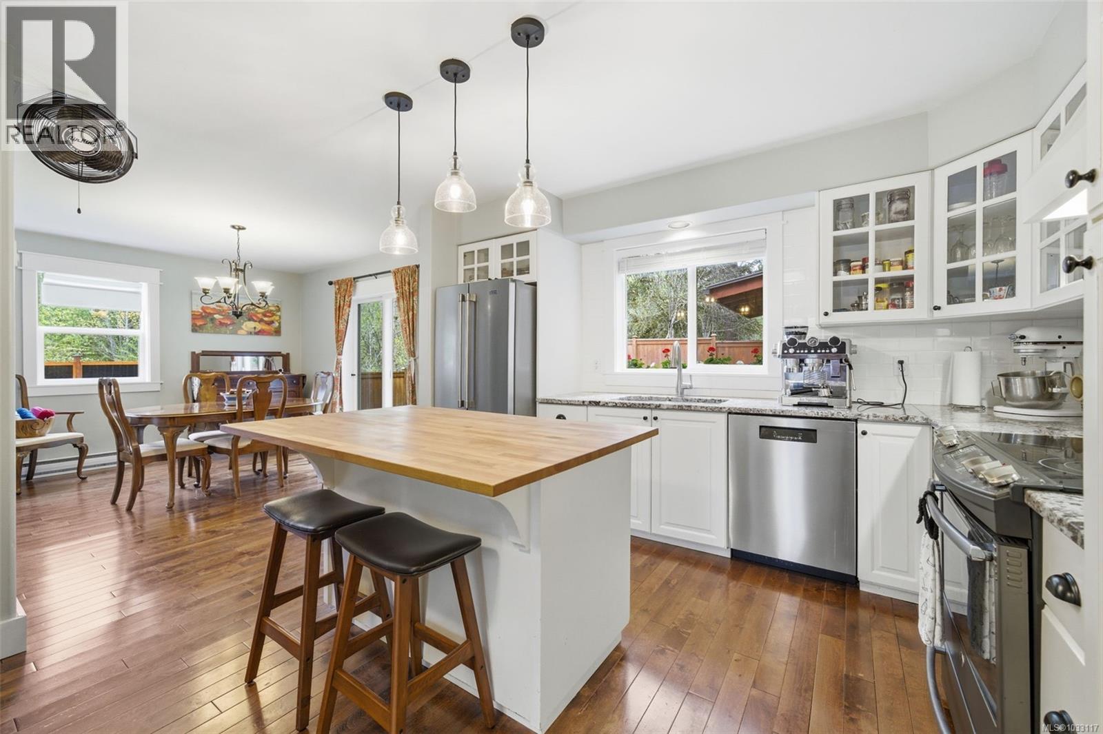 100 Comiaken Ave, Lake Cowichan, British Columbia  V0R 2G0 - Photo 15 - 1033117