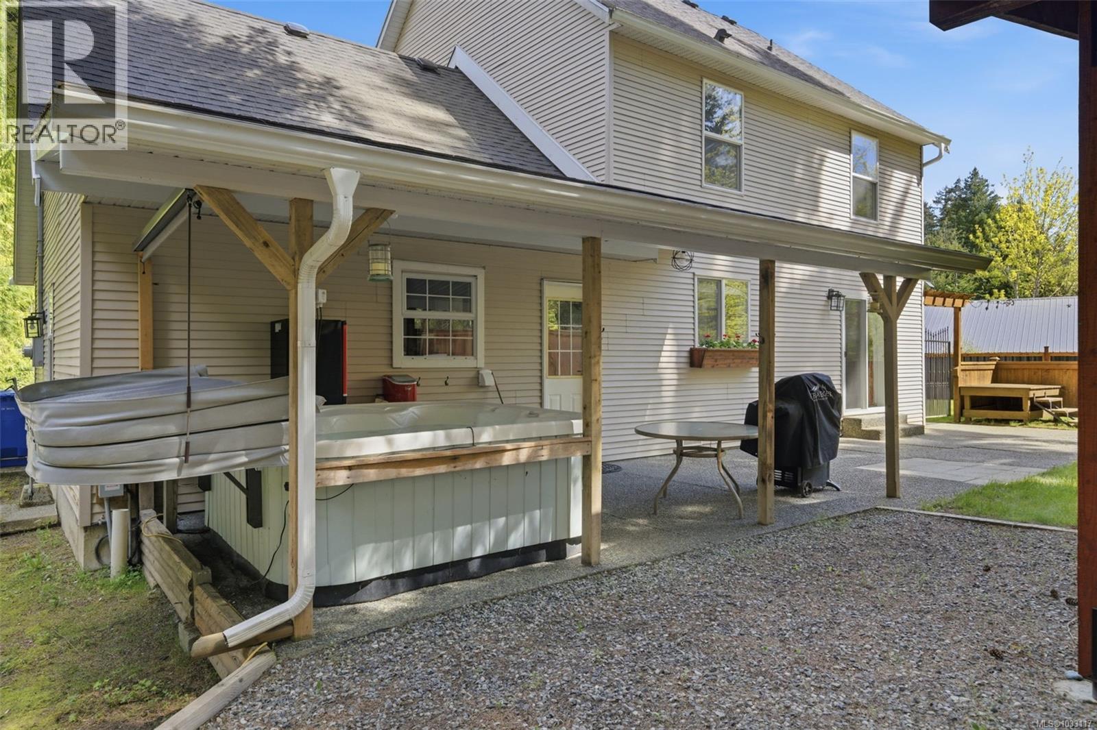 100 Comiaken Ave, Lake Cowichan, British Columbia  V0R 2G0 - Photo 34 - 1033117