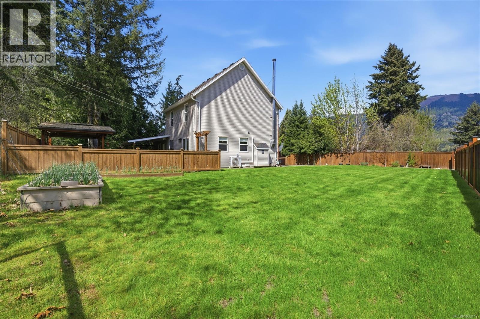 100 Comiaken Ave, Lake Cowichan, British Columbia  V0R 2G0 - Photo 37 - 1033117