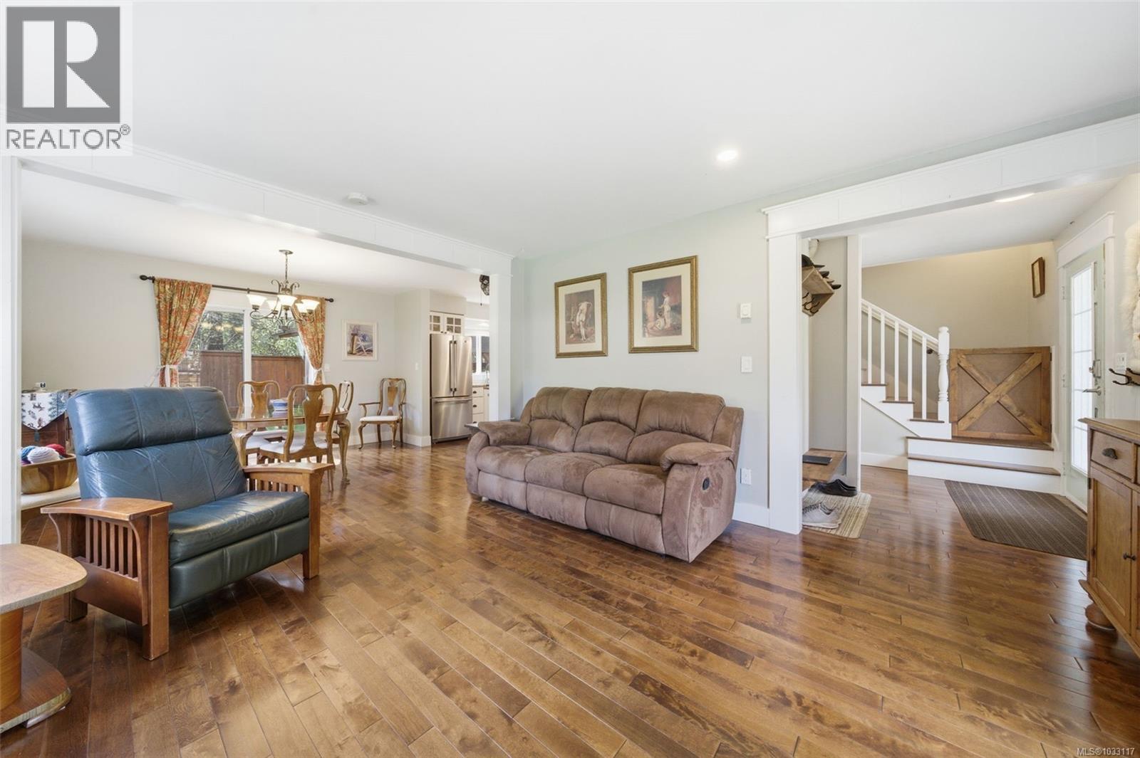 100 Comiaken Ave, Lake Cowichan, British Columbia  V0R 2G0 - Photo 9 - 1033117