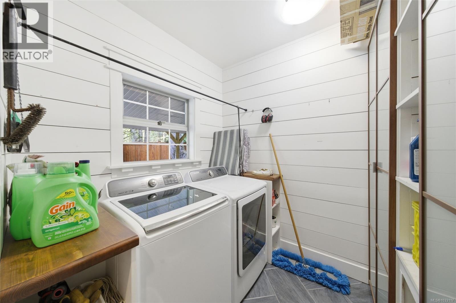 100 Comiaken Ave, Lake Cowichan, British Columbia  V0R 2G0 - Photo 29 - 1033117