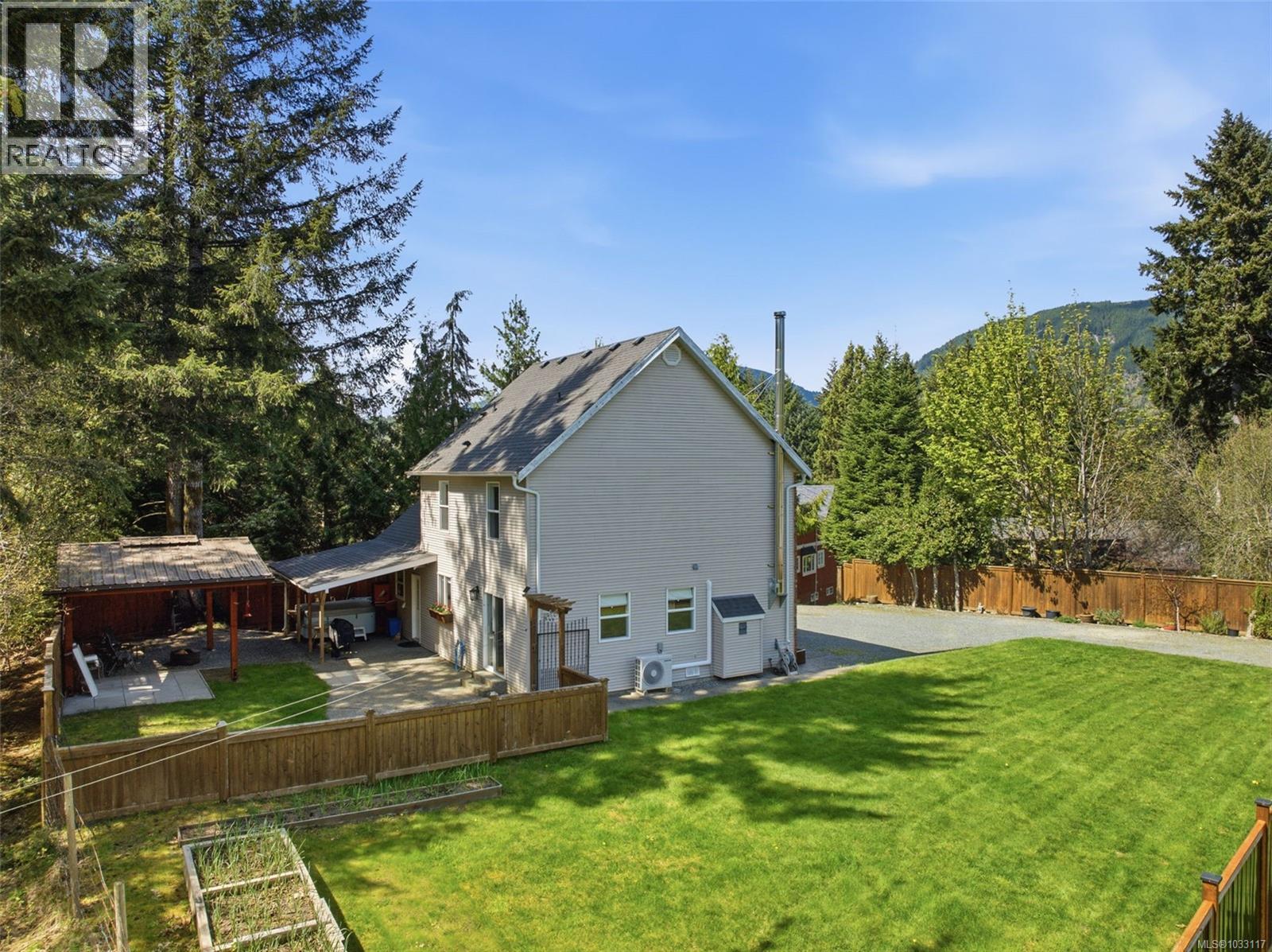 100 Comiaken Ave, Lake Cowichan, British Columbia  V0R 2G0 - Photo 36 - 1033117