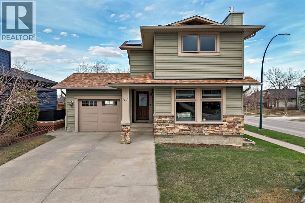 87 Berwick Crescent Nw, Calgary, Alberta  T3K 1P7 - Photo 30 - A2304504