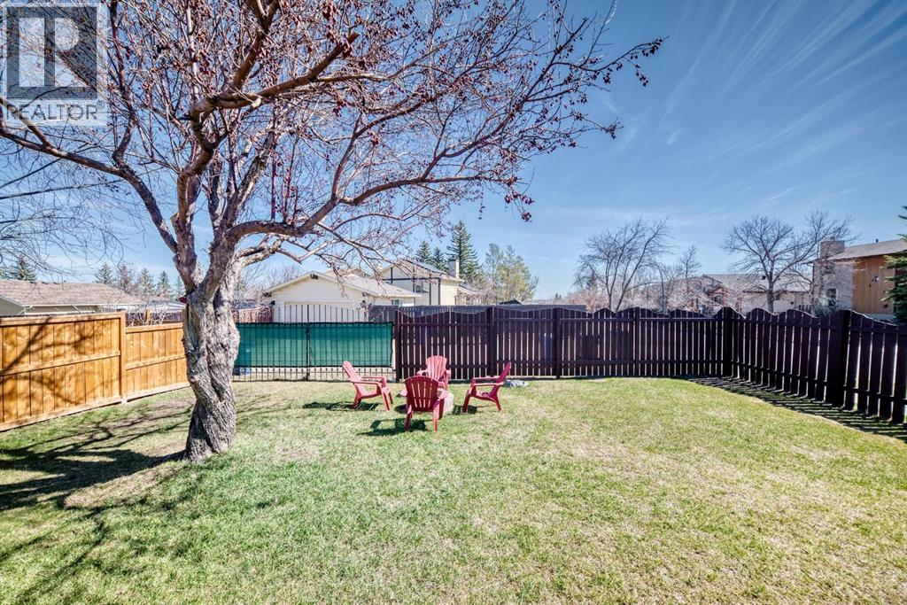 87 Berwick Crescent Nw, Calgary, Alberta  T3K 1P7 - Photo 26 - A2304504