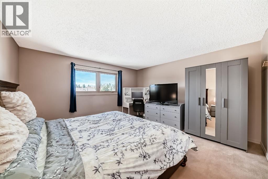 87 Berwick Crescent Nw, Calgary, Alberta  T3K 1P7 - Photo 13 - A2304504
