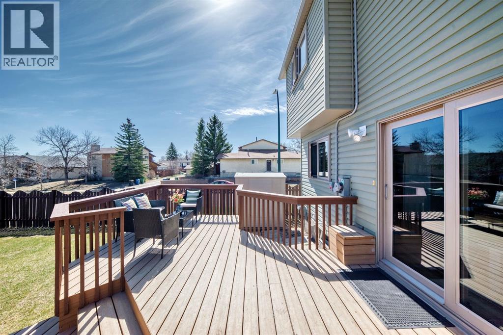 87 Berwick Crescent Nw, Calgary, Alberta  T3K 1P7 - Photo 21 - A2304504