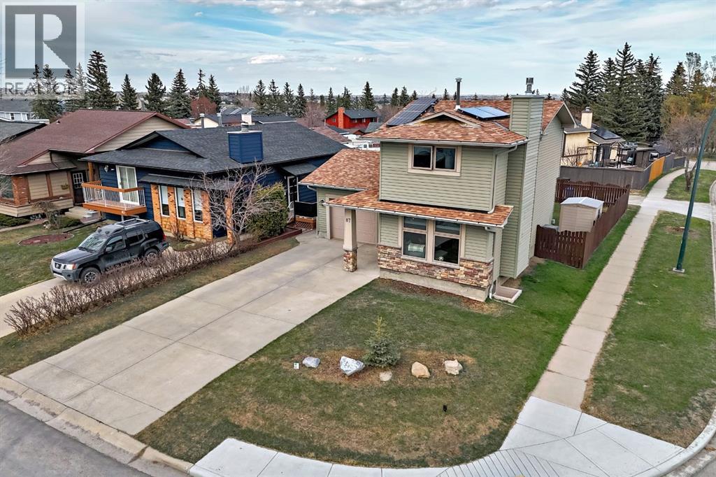 87 Berwick Crescent Nw, Calgary, Alberta  T3K 1P7 - Photo 33 - A2304504
