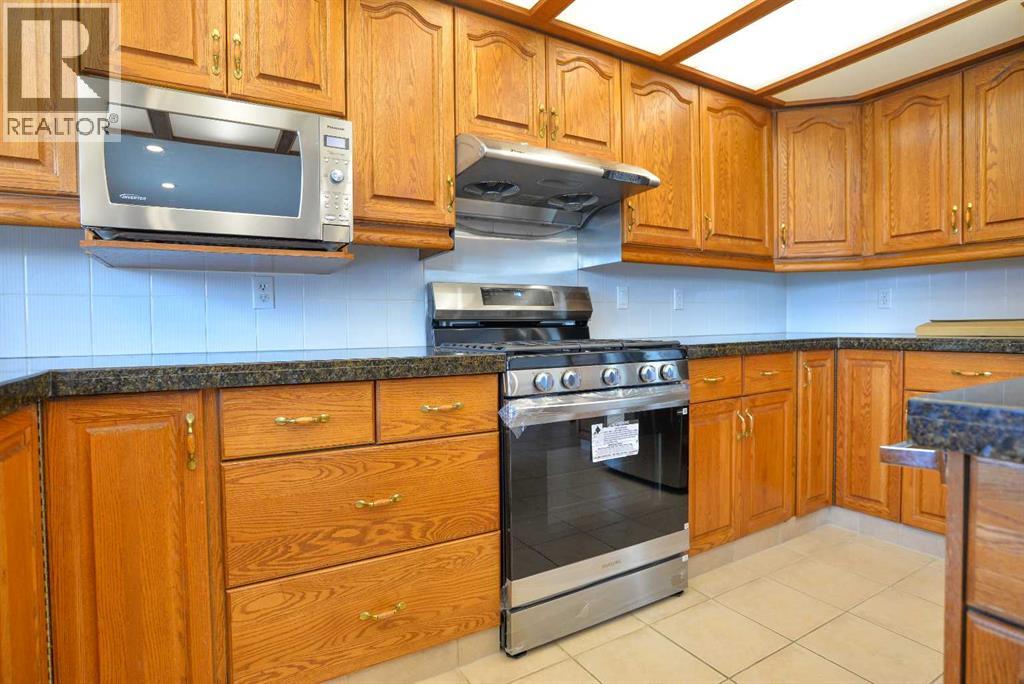 393 Hawktree Circle Nw, Calgary, Alberta  T3G 2X9 - Photo 15 - A2305196