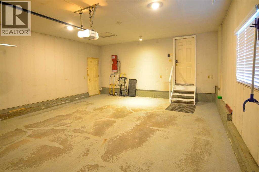 393 Hawktree Circle Nw, Calgary, Alberta  T3G 2X9 - Photo 35 - A2305196