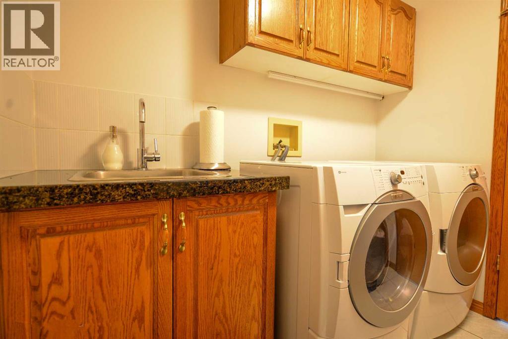 393 Hawktree Circle Nw, Calgary, Alberta  T3G 2X9 - Photo 23 - A2305196