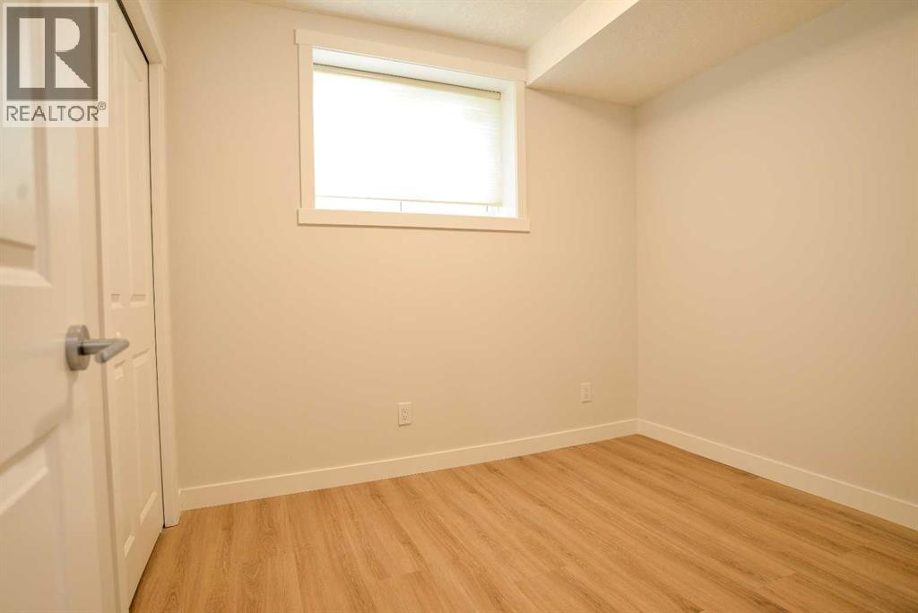 393 Hawktree Circle Nw, Calgary, Alberta  T3G 2X9 - Photo 46 - A2305196