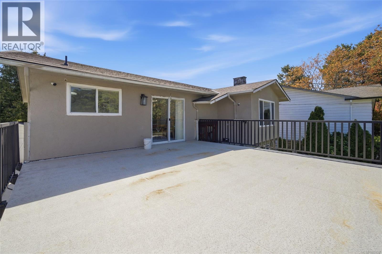 4351 Torquay Dr, Saanich, British Columbia  V8N 3L3 - Photo 34 - 1033438