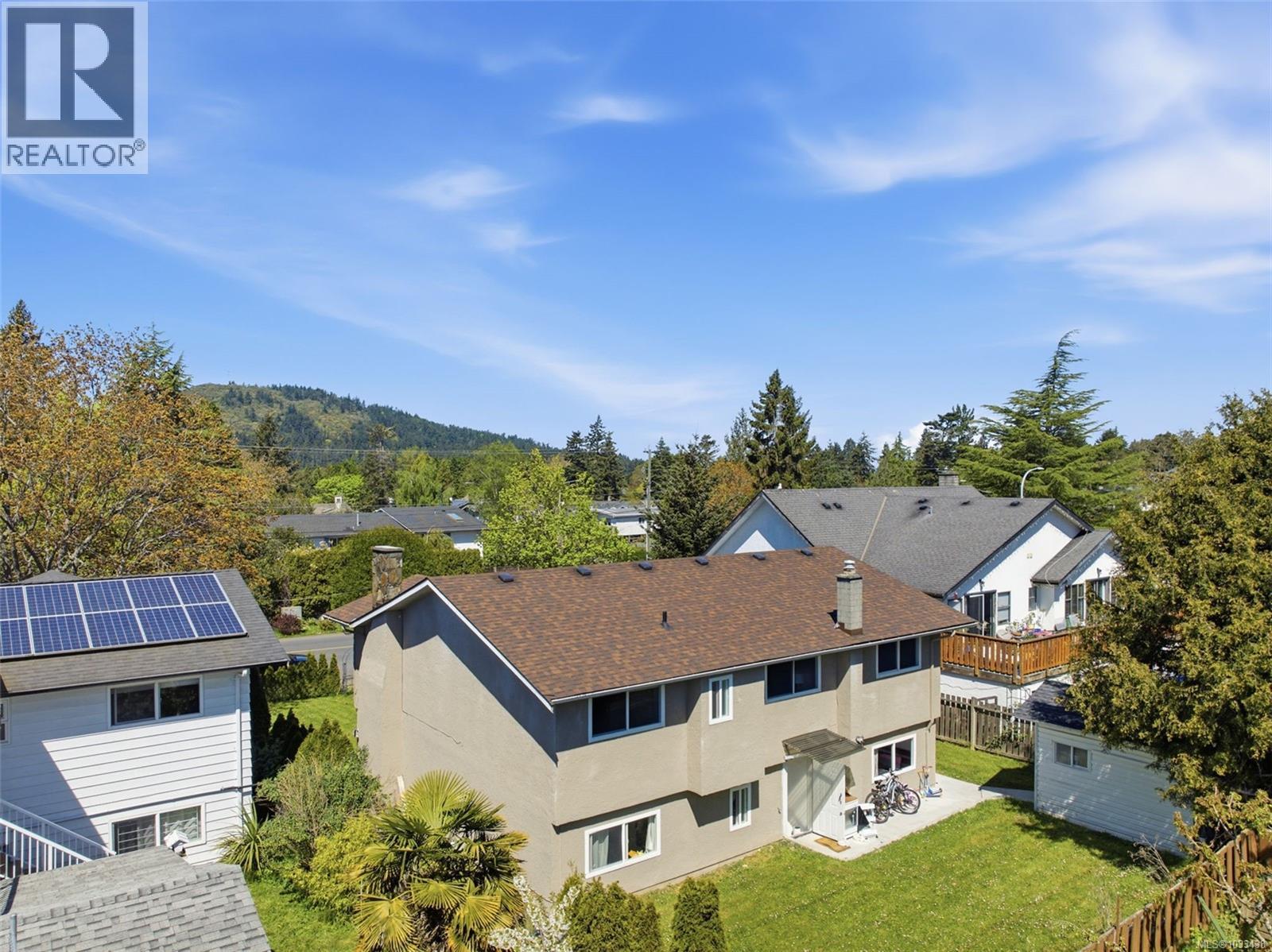 4351 Torquay Dr, Saanich, British Columbia  V8N 3L3 - Photo 8 - 1033438