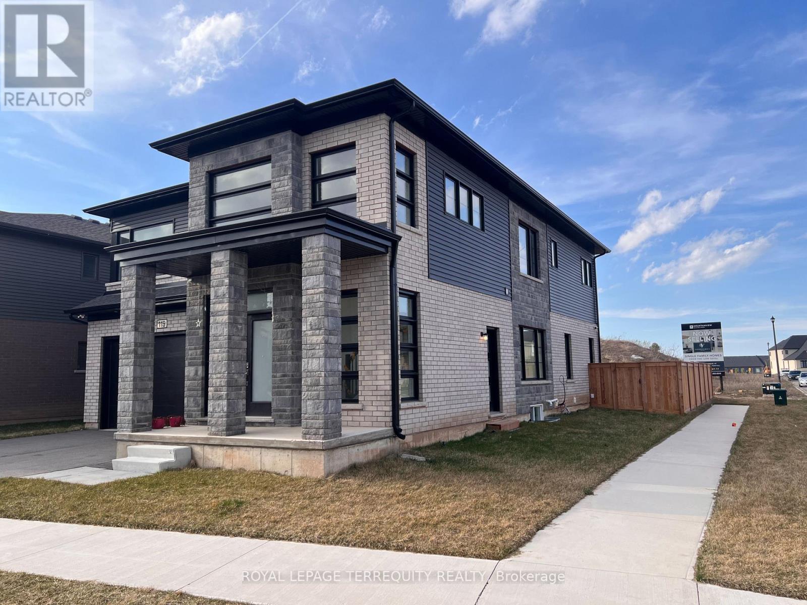 119 Acacia Road, Pelham, Ontario  L3E 0G6 - Photo 3 - X13050300