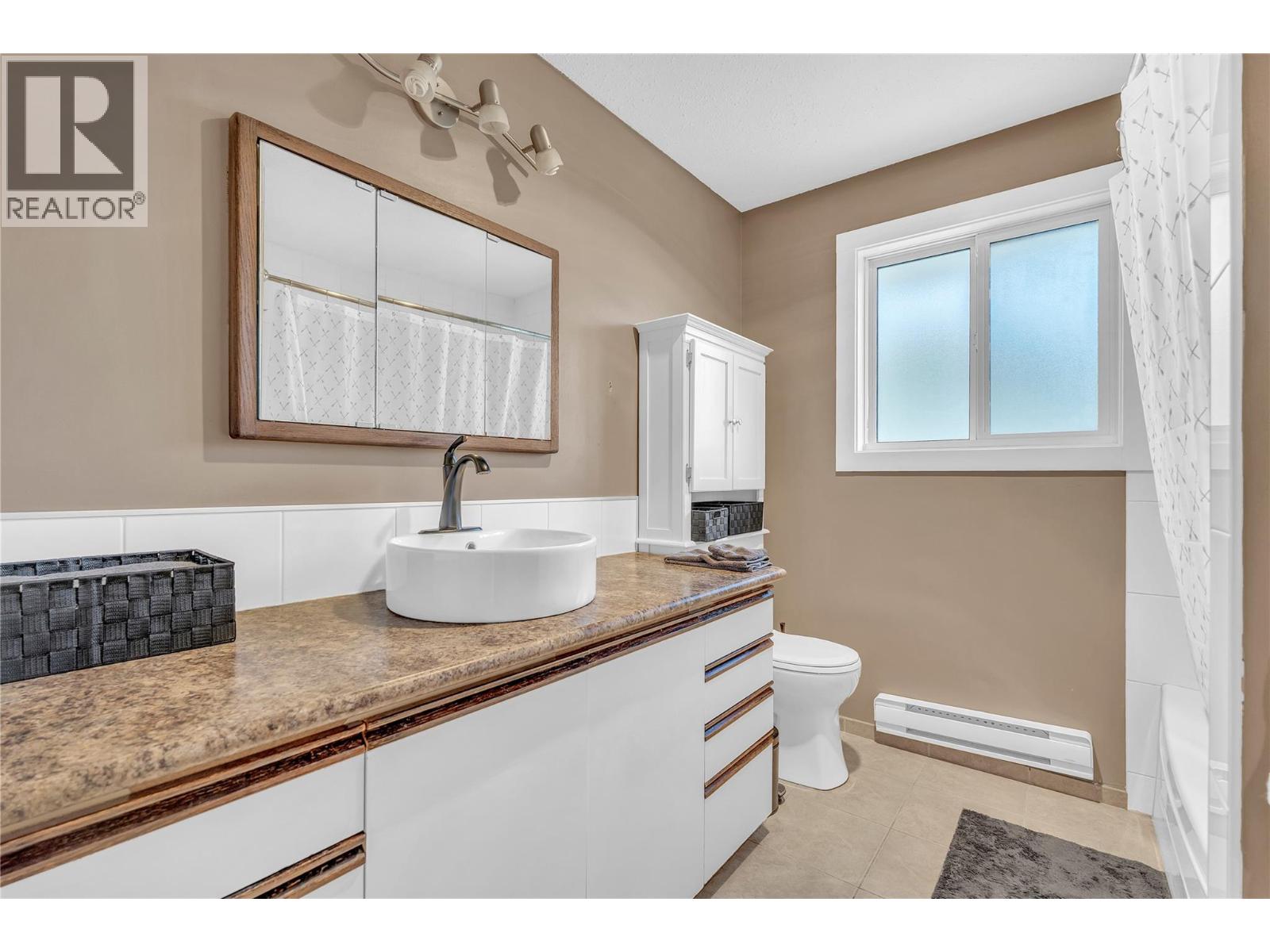 196 Troy Court, Penticton, British Columbia  V2A 7L4 - Photo 6 - 10385075