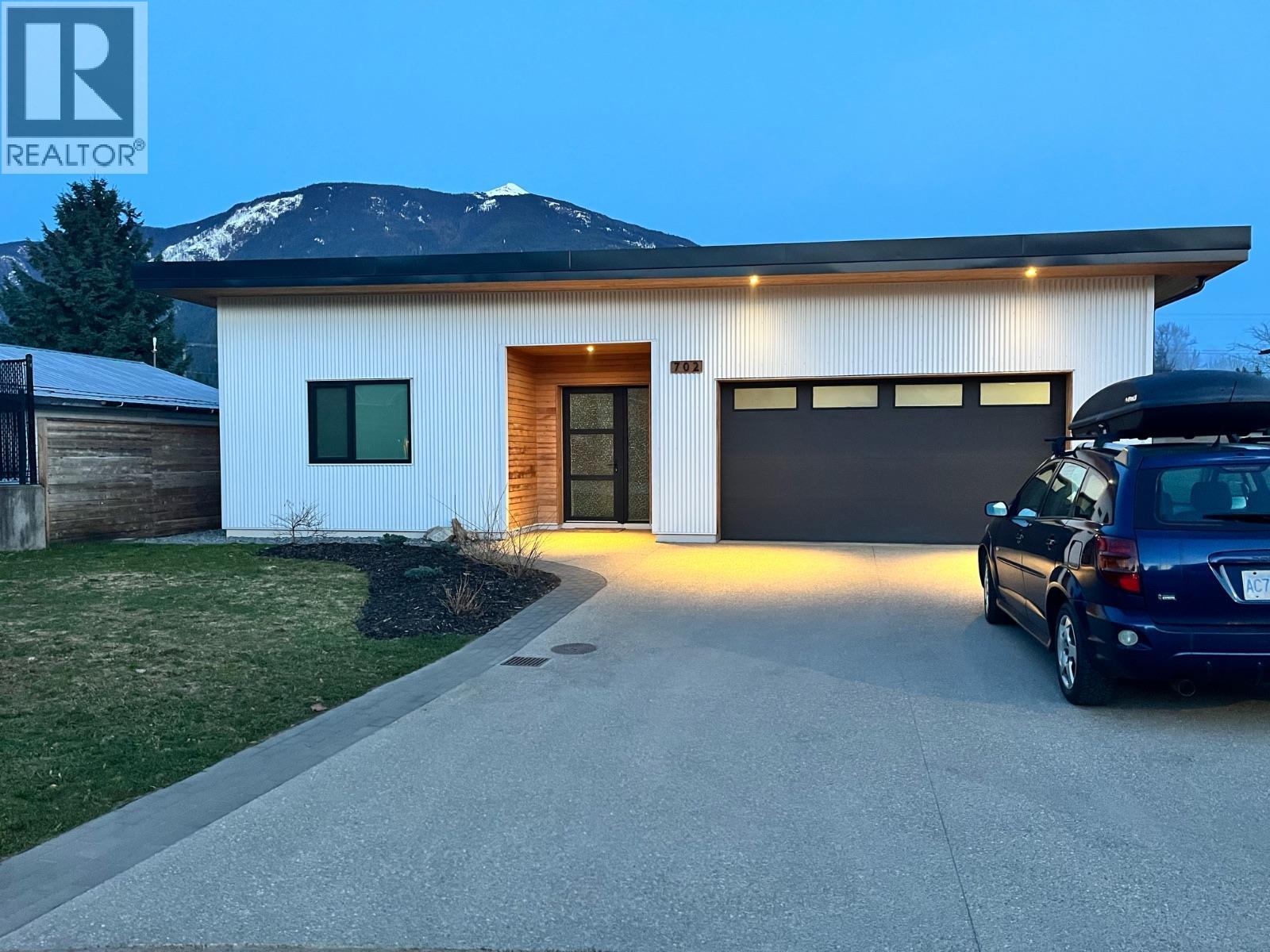 702 Center Street, Revelstoke, British Columbia