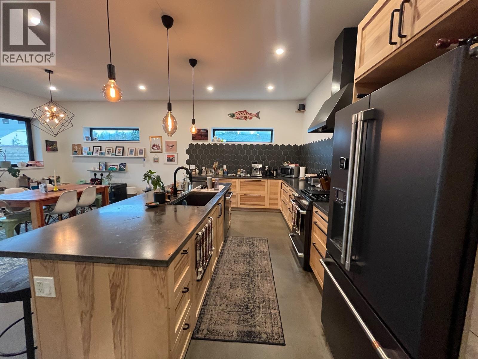 702 Center Street, Revelstoke, British Columbia  V0E 2S1 - Photo 11 - 10384849