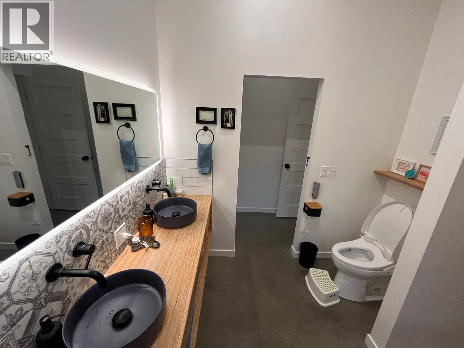 702 Center Street, Revelstoke, British Columbia  V0E 2S1 - Photo 21 - 10384849