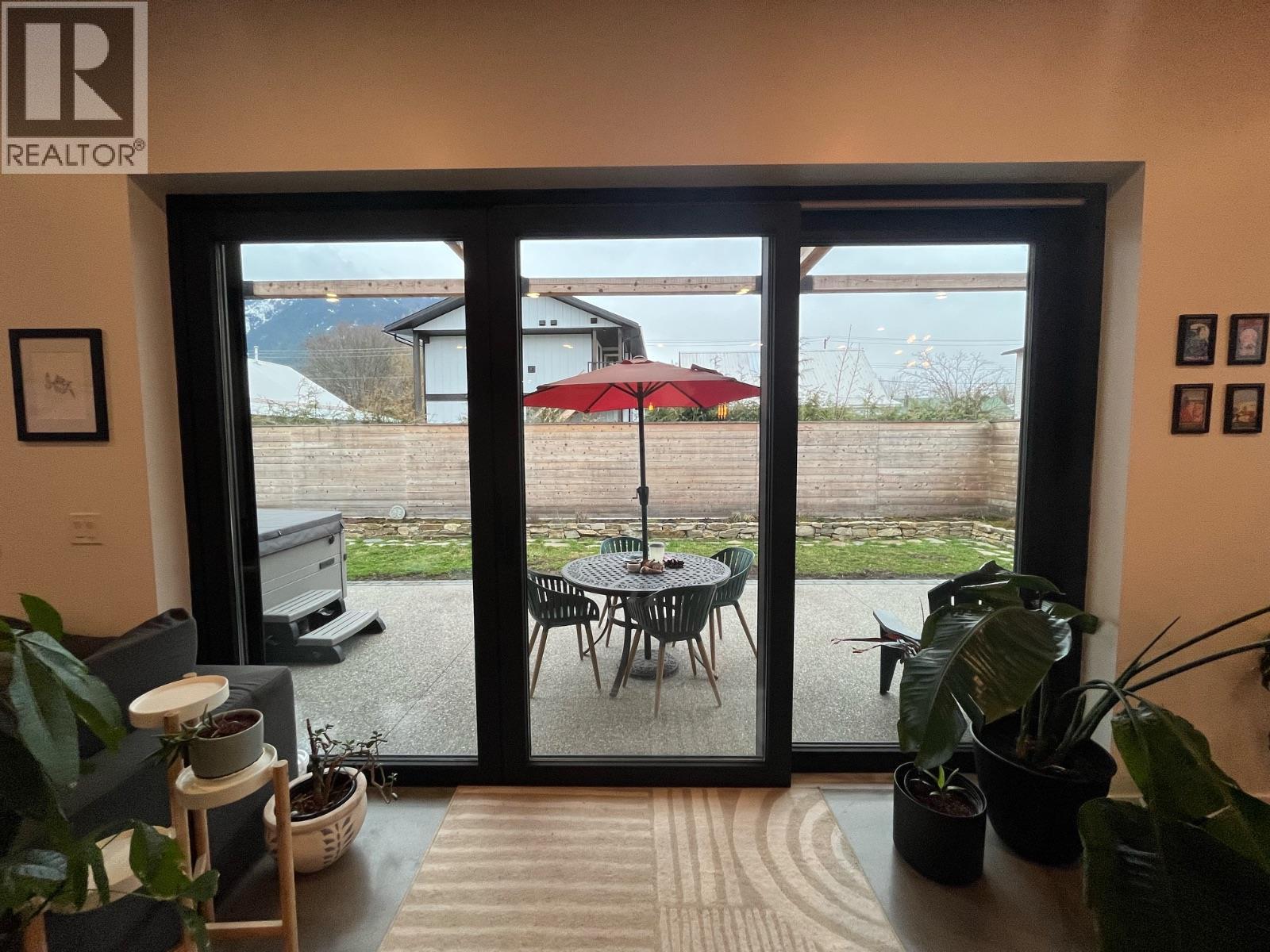 702 Center Street, Revelstoke, British Columbia  V0E 2S1 - Photo 8 - 10384849