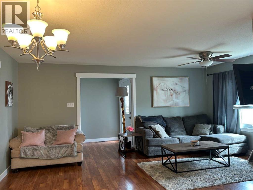 5002 57 Avenue, Ponoka, Alberta  T4J 1G5 - Photo 9 - A2304224