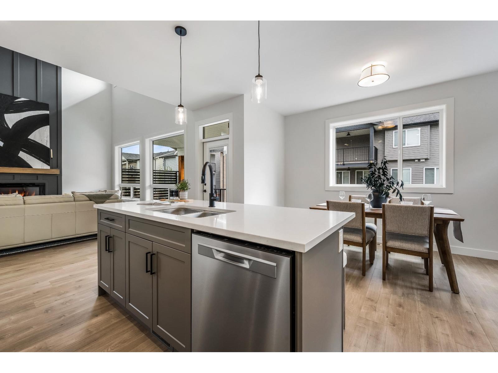 7142 Rochester Avenue, Sardis West Vedder, Chilliwack, British Columbia  V2R 2P3 - Photo 15 - R3115980