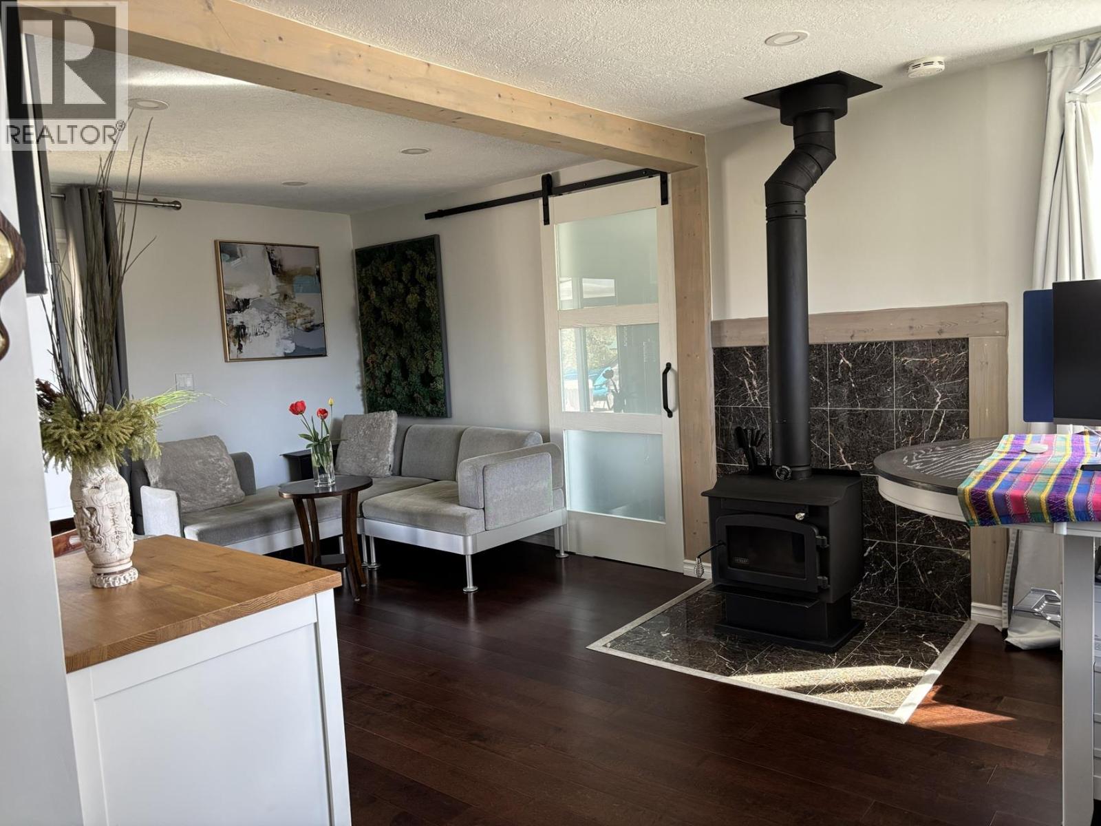 95 2nd Street Nw, Nakusp, British Columbia  V0G 1R0 - Photo 2 - 10384733