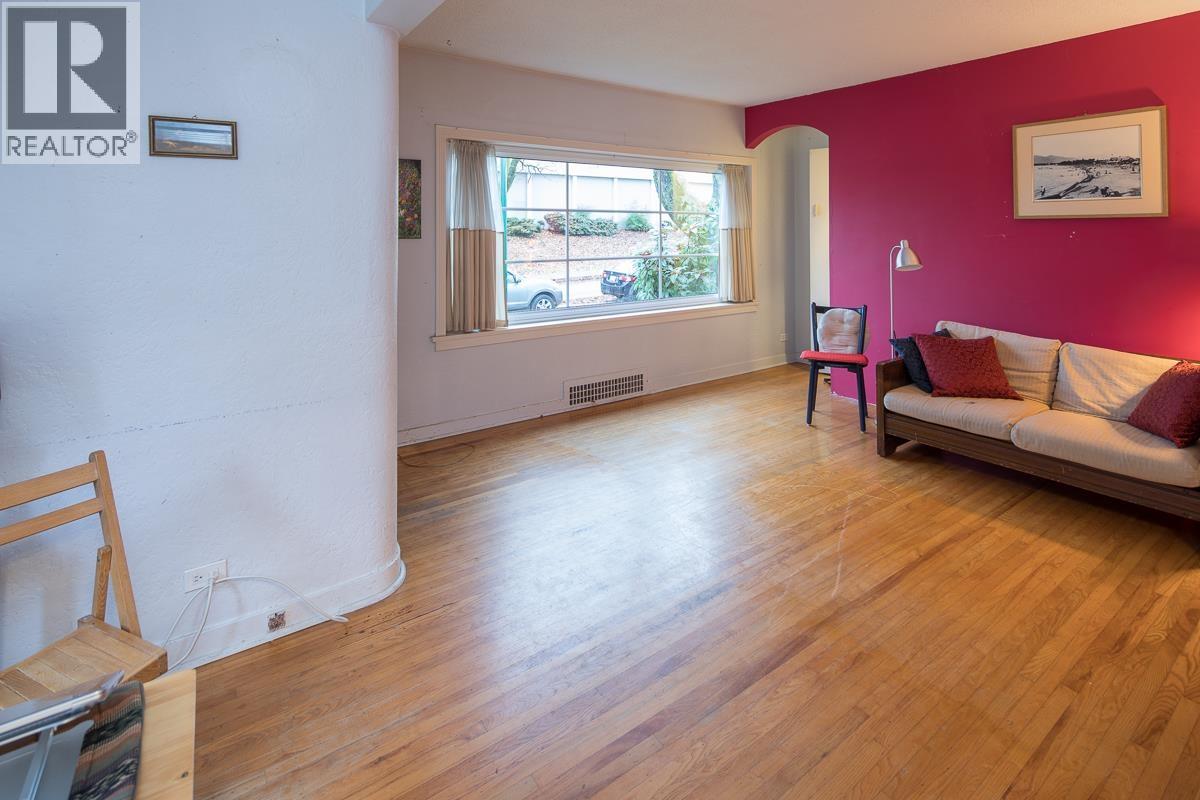 2305 W 3rd Avenue, Vancouver, British Columbia  V6K 1L6 - Photo 13 - R3067479