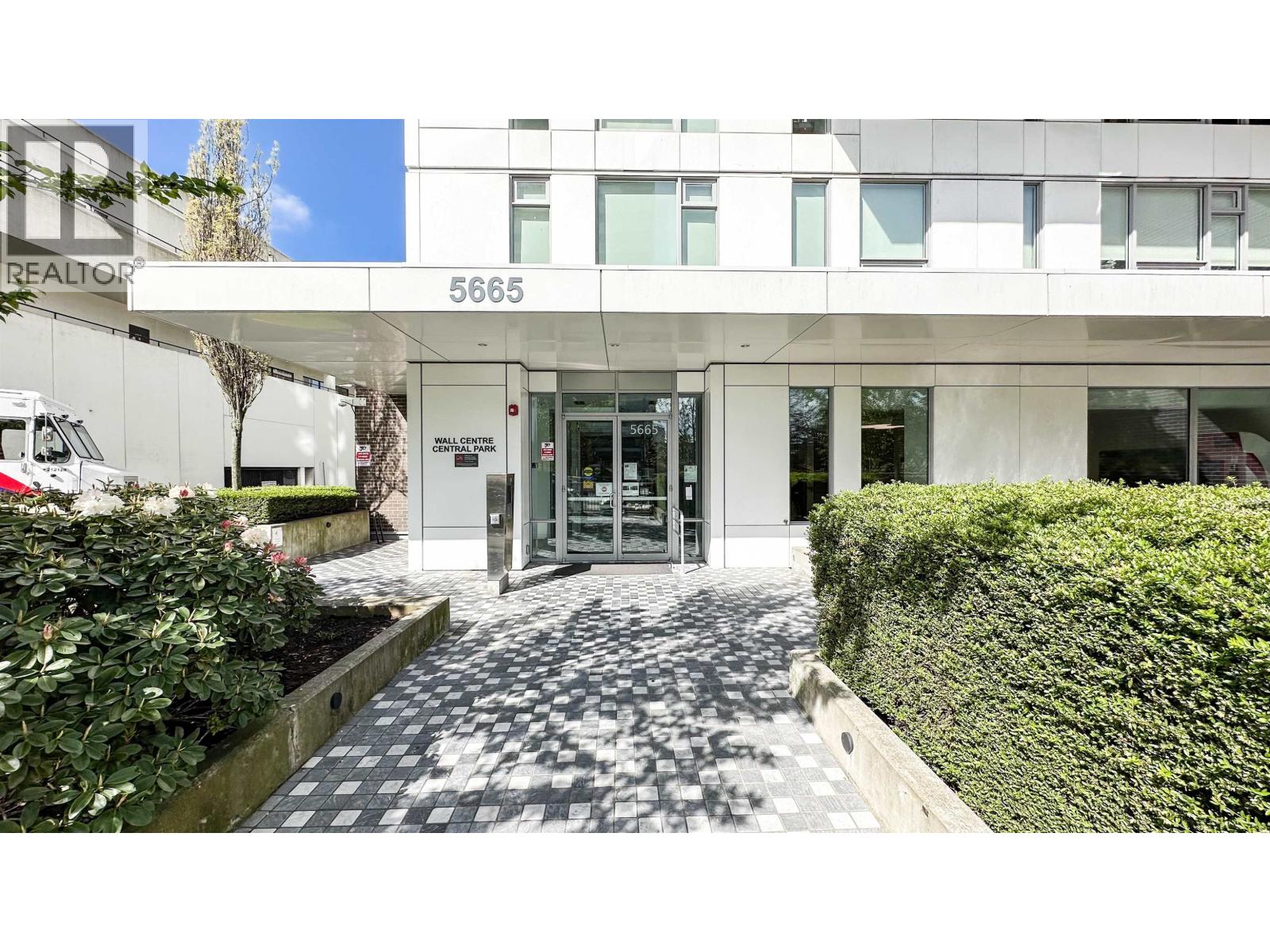 2703 5665 Boundary Road, Vancouver, British Columbia  V5R 0E4 - Photo 2 - R3114963