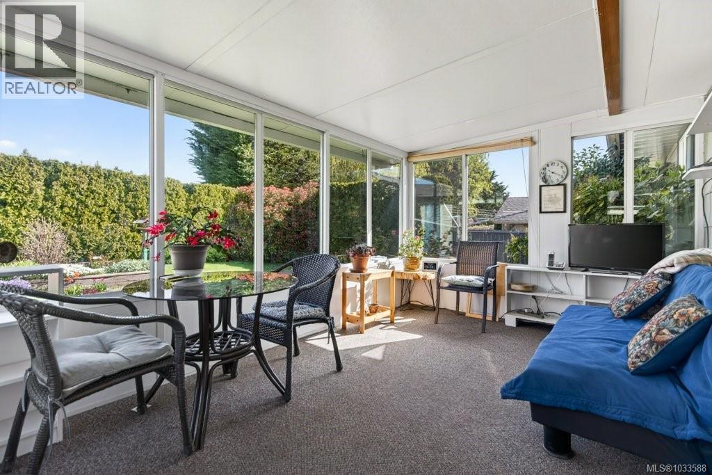 1984 Noel Ave, Comox, British Columbia  V9M 2J7 - Photo 4 - 1033588