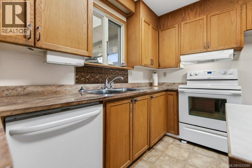 1984 Noel Ave, Comox, British Columbia  V9M 2J7 - Photo 13 - 1033588