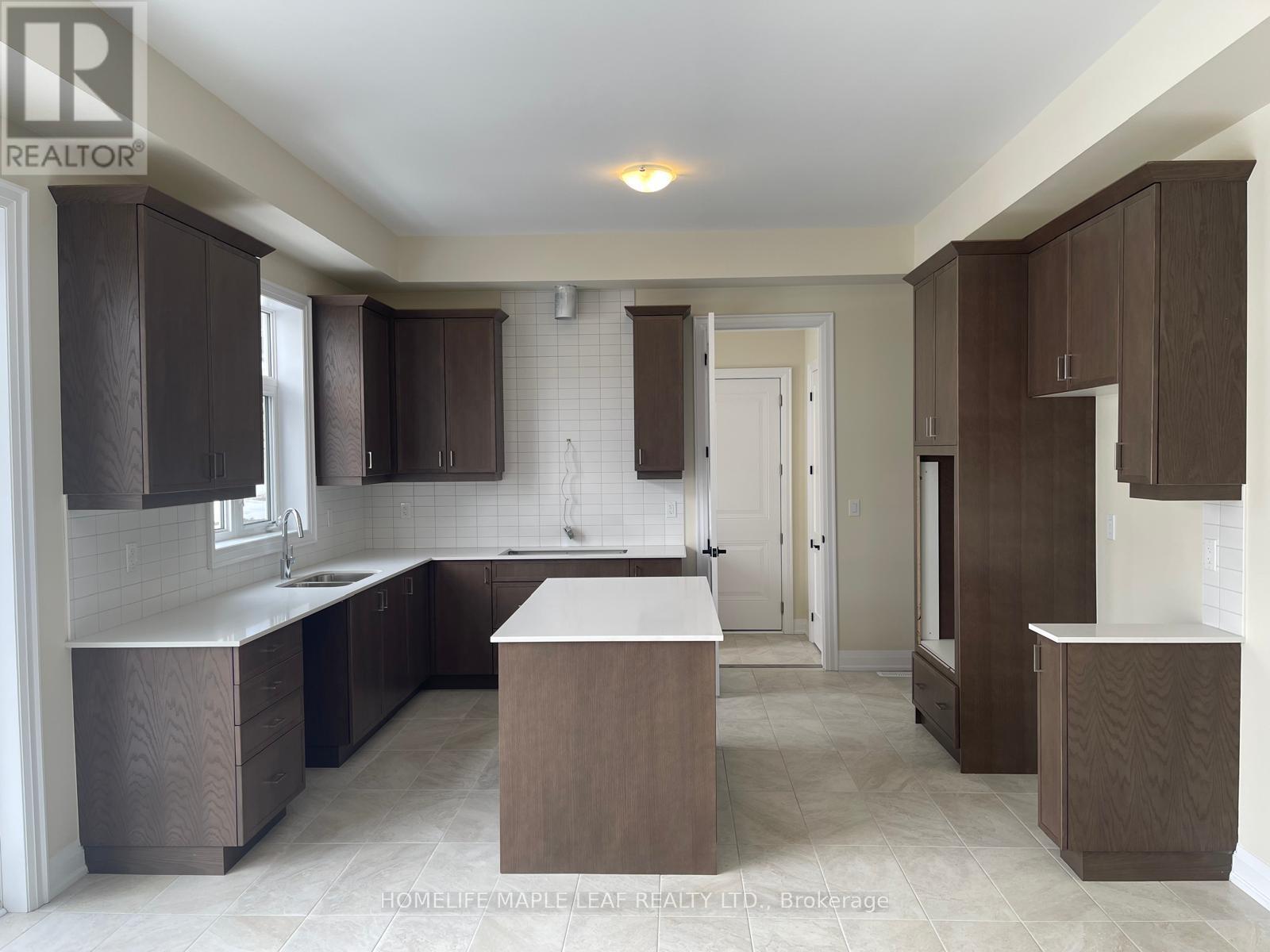 28 Pearsall Place, Oro-Medonte, Ontario  L0L 2L0 - Photo 3 - S12873140