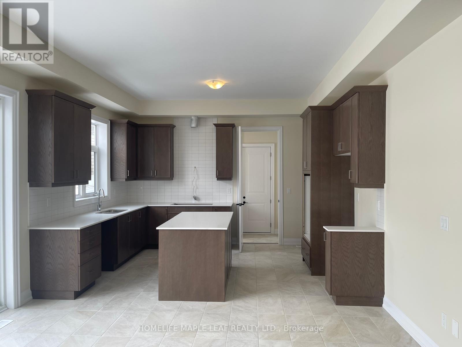 28 Pearsall Place, Oro-Medonte, Ontario  L0L 2L0 - Photo 4 - S12873140