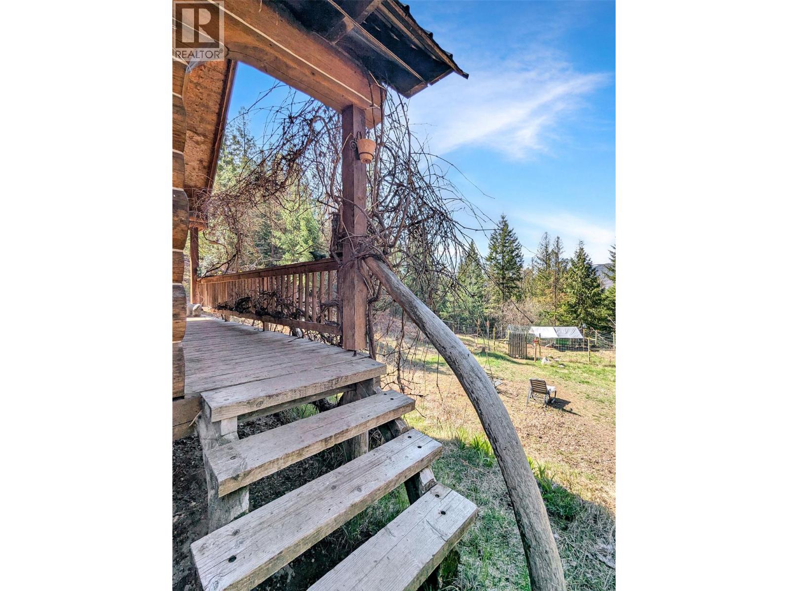 8907 Martens Road, Slocan, British Columbia  V0G 2C0 - Photo 6 - 10384864