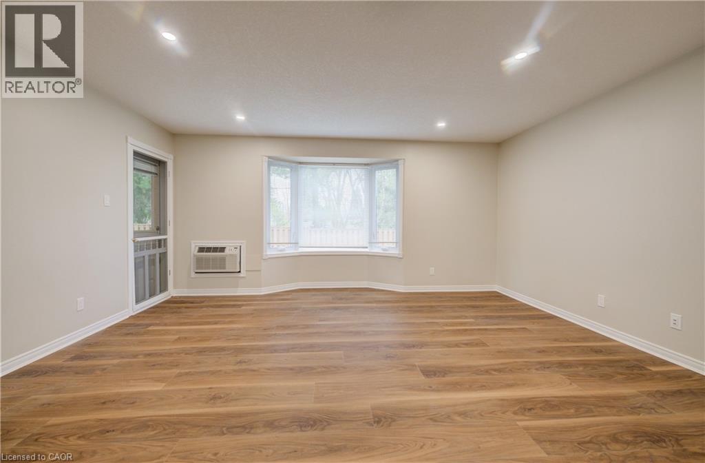 440 Wellington Street W Unit# 105, Mount Forest, Ontario  N0G 2L1 - Photo 9 - 40823506