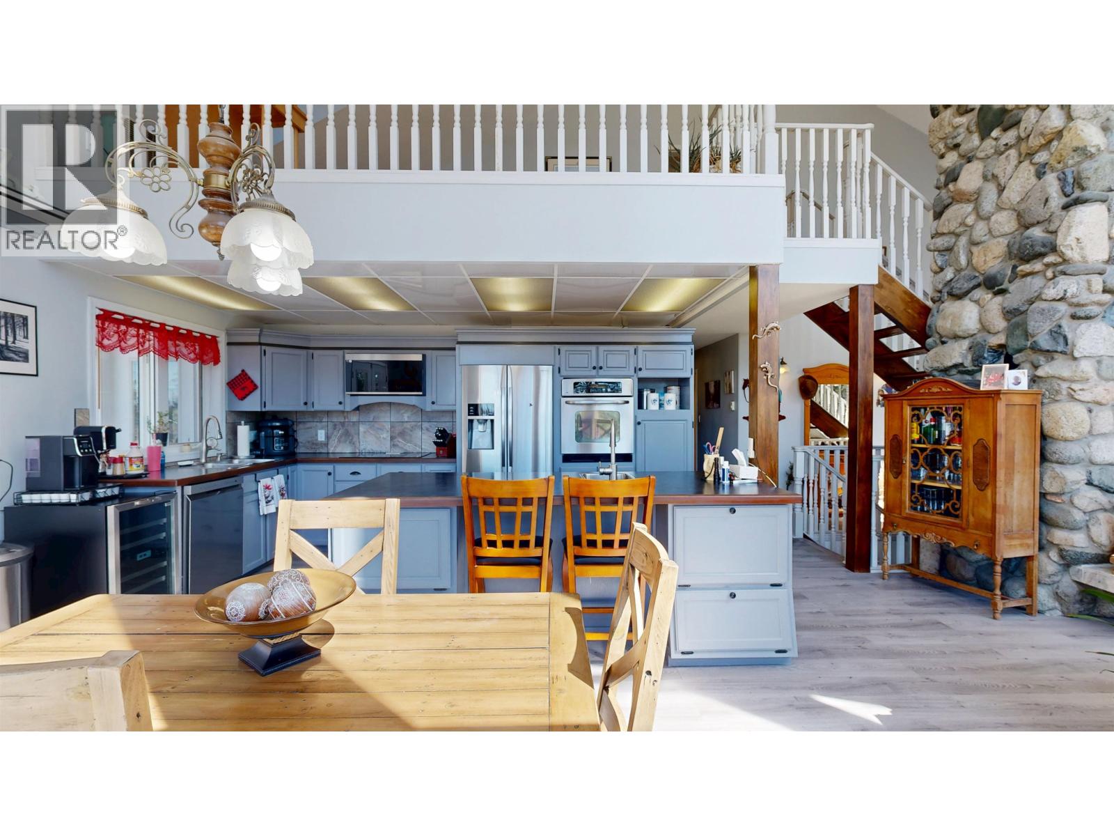 5548 Little Fort Hwy 24 Highway, 100 Mile House, British Columbia  V0K 2E2 - Photo 11 - R3116389