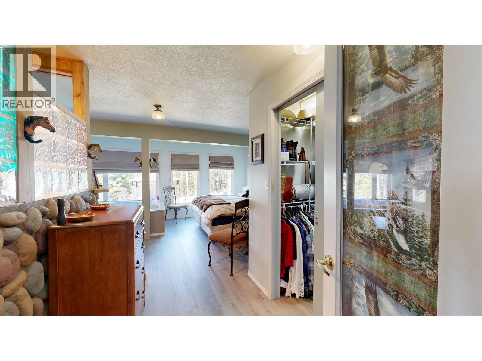 5548 Little Fort Hwy 24 Highway, 100 Mile House, British Columbia  V0K 2E2 - Photo 18 - R3116389