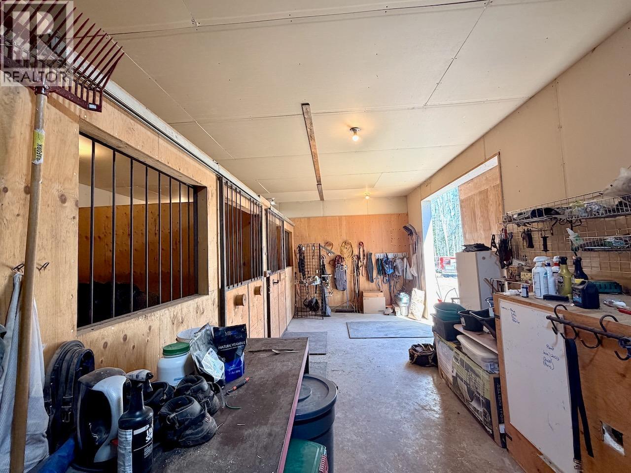 5548 Little Fort Hwy 24 Highway, 100 Mile House, British Columbia  V0K 2E2 - Photo 37 - R3116389